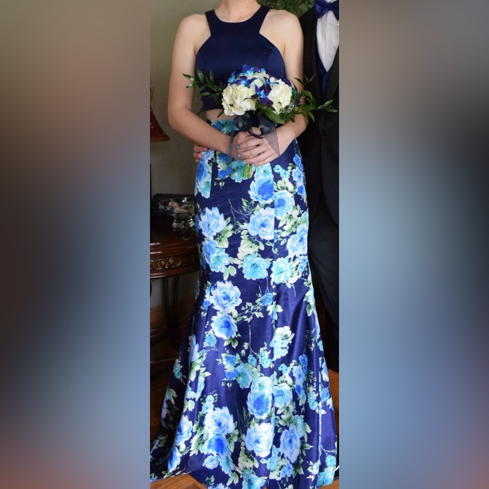 Floral 2 piece prom dressss